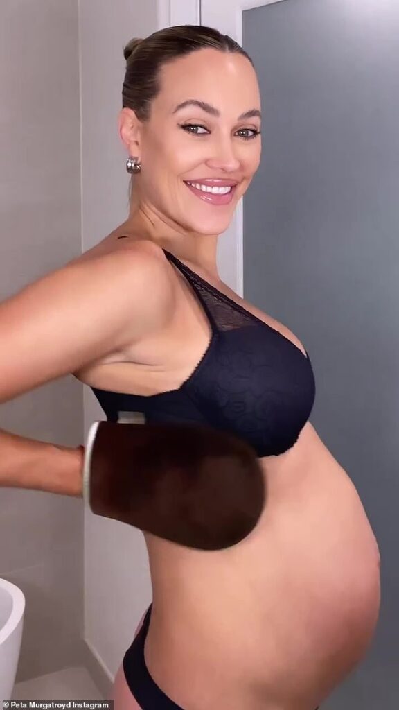 Pregnant Dwts Pro Peta Murgatroyd Looked Stunning As She Flaunted Her