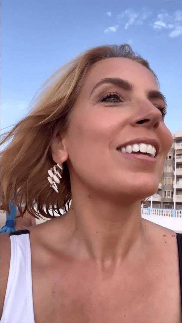 Jasmine Harman Hailed So Sexy As She Stripped To Clingy Swimwear