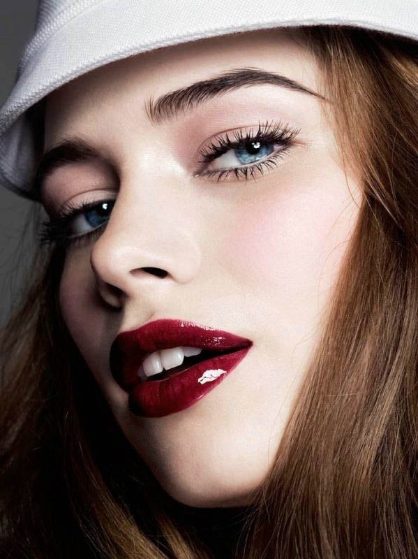 Glossy Dark Lips - 5 Stylish Alternatives to Classic red lipstick