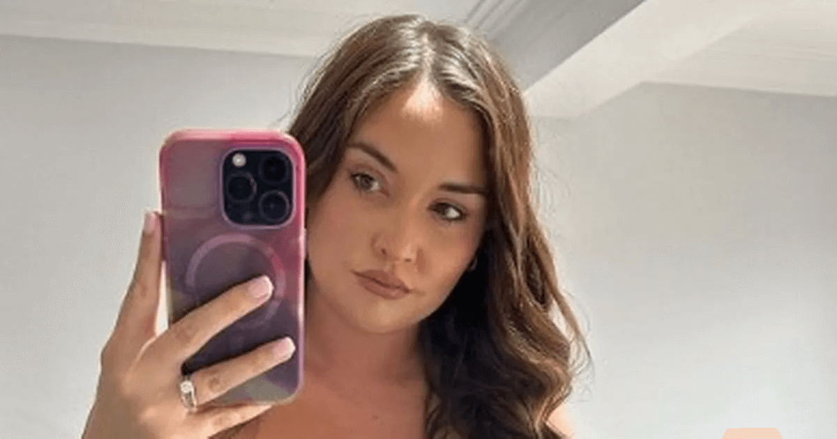 Jacqueline Jossa’s plunging bodysuit shows off her figure in a ‘stunning’ way