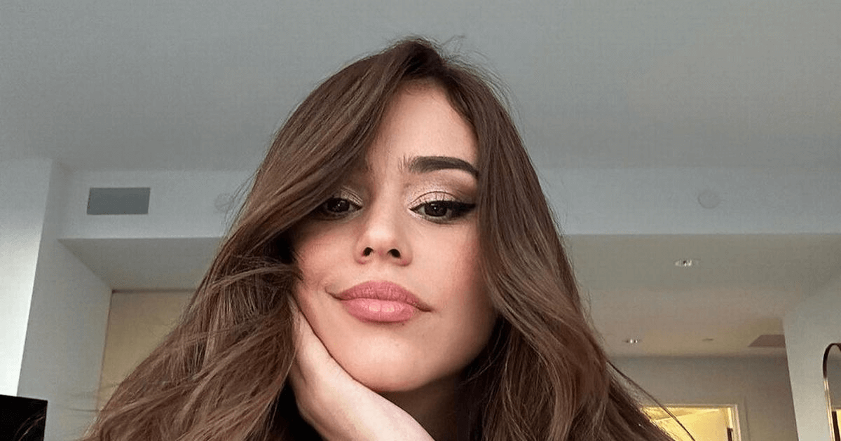 Yanet Garcia, ‘the world’s hottest weather girl’, posed in saucy bathtub snap