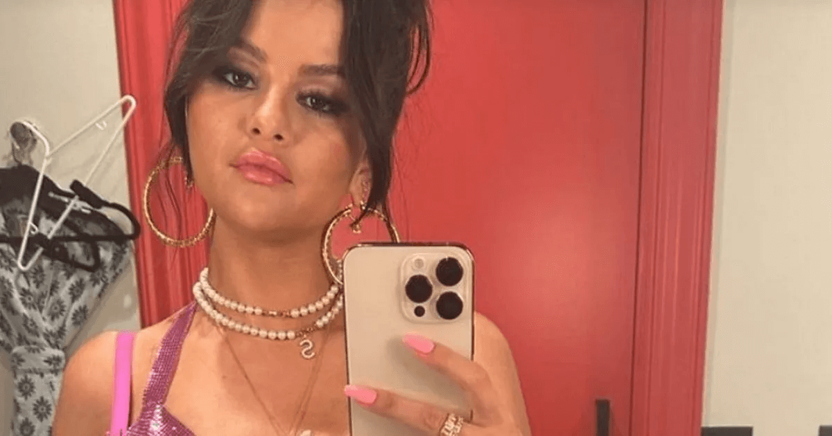 The Sultry Selena Gomez Bares Her Curves In A Saucy Corset Bodysuit