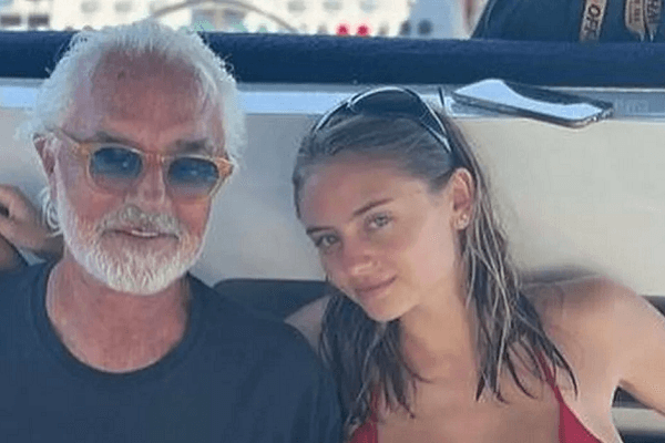 20-year-old Leni, the model daughter of Heidi Klum, wows in a tiny bikini while relaxing on her rich father’s yacht