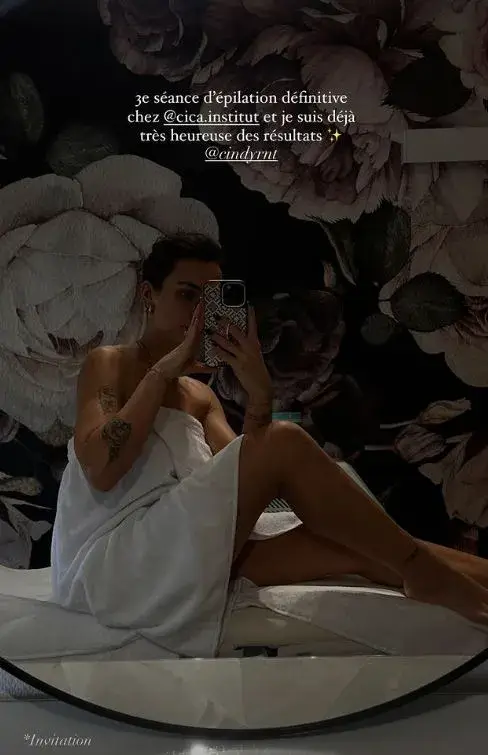 During her most recent Instagram post, Jade LeBoeuf posed wearing only a towel in a mirror selfie.