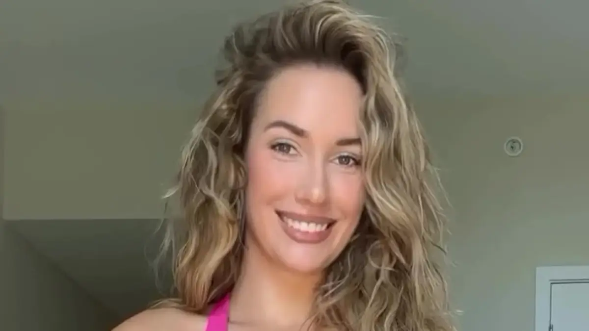 A stunning outfit change by Paige Spiranac impressed fans when she showed them her golf outfits