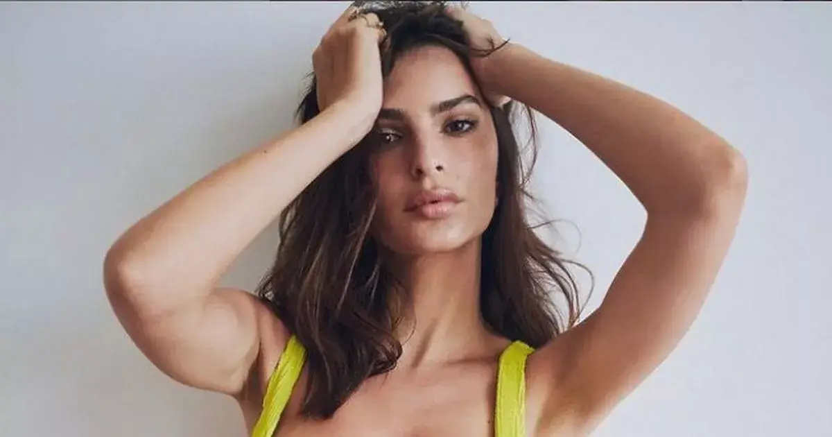 Stunning Emily Ratajkowski sizzles in plunging green bikini as she shows off washboard abs and curves