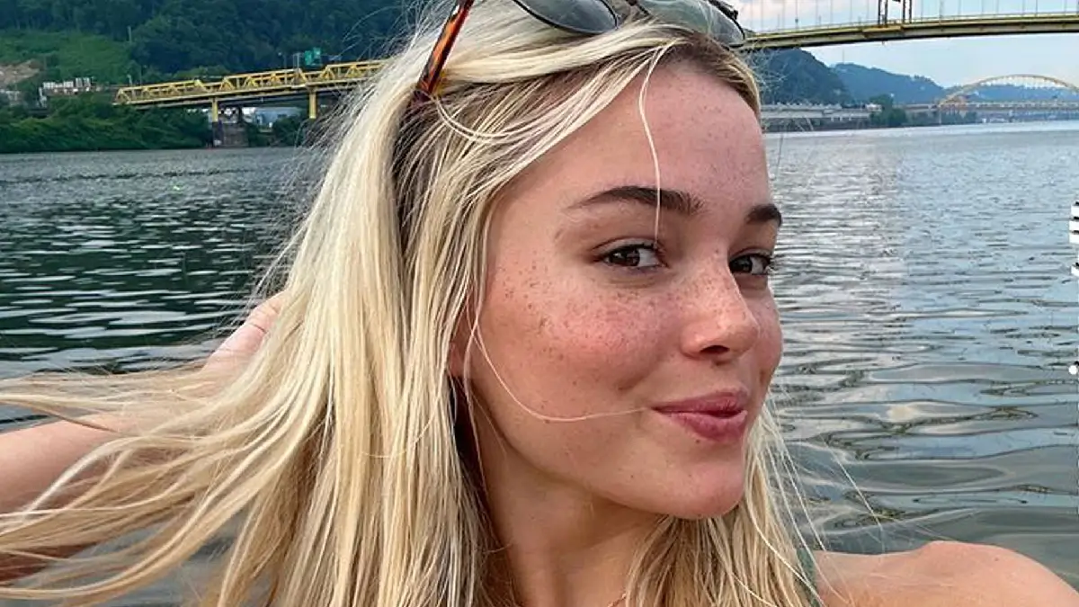 Olivia Dunne dazzled with a selfie off the water as she enjoyed a fishing trip with boyfriend Paul Skenes