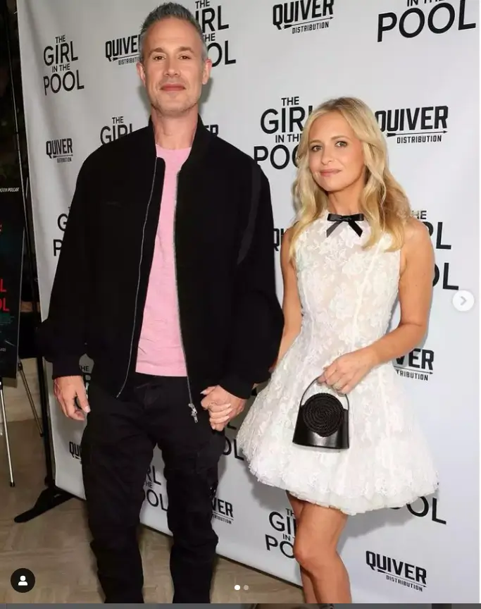 On the red carpet, Sarah Michelle Gellar, wife of Freddie Prinze Jr, showed off her ageless beauty at the premiere of her new thriller The Girl in the Pool.