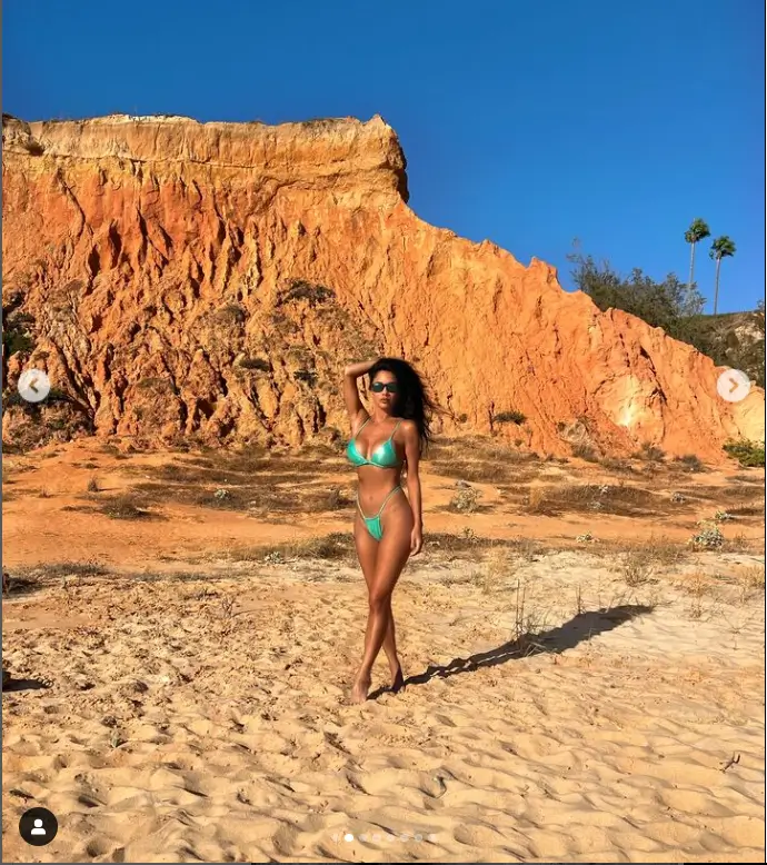 Taking to social media once again, Nicole Scherzinger teased her fans with a series of stunning bikini snaps, showing off her flawless figure and tropical paradise.