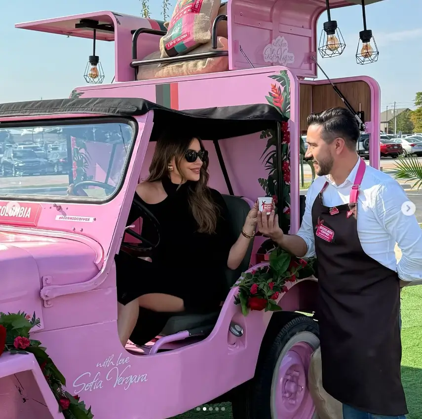 In a slinky black dress and white sneakers, Sofia Vergara was spotted at an Arkansas Walmart after arriving in a pink Jeep