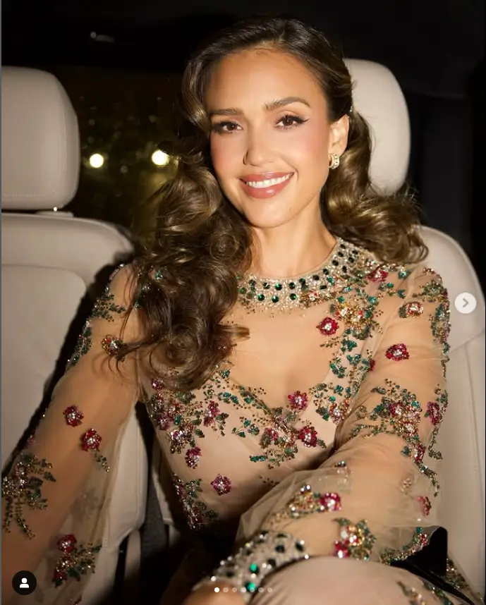 Jessica Alba showcased her elegance and style at the glamorous Discobolo Awards in Rome, Italy on Saturday. From her stunning outfit to her graceful presence, she was truly the embodiment of sophistication and class.