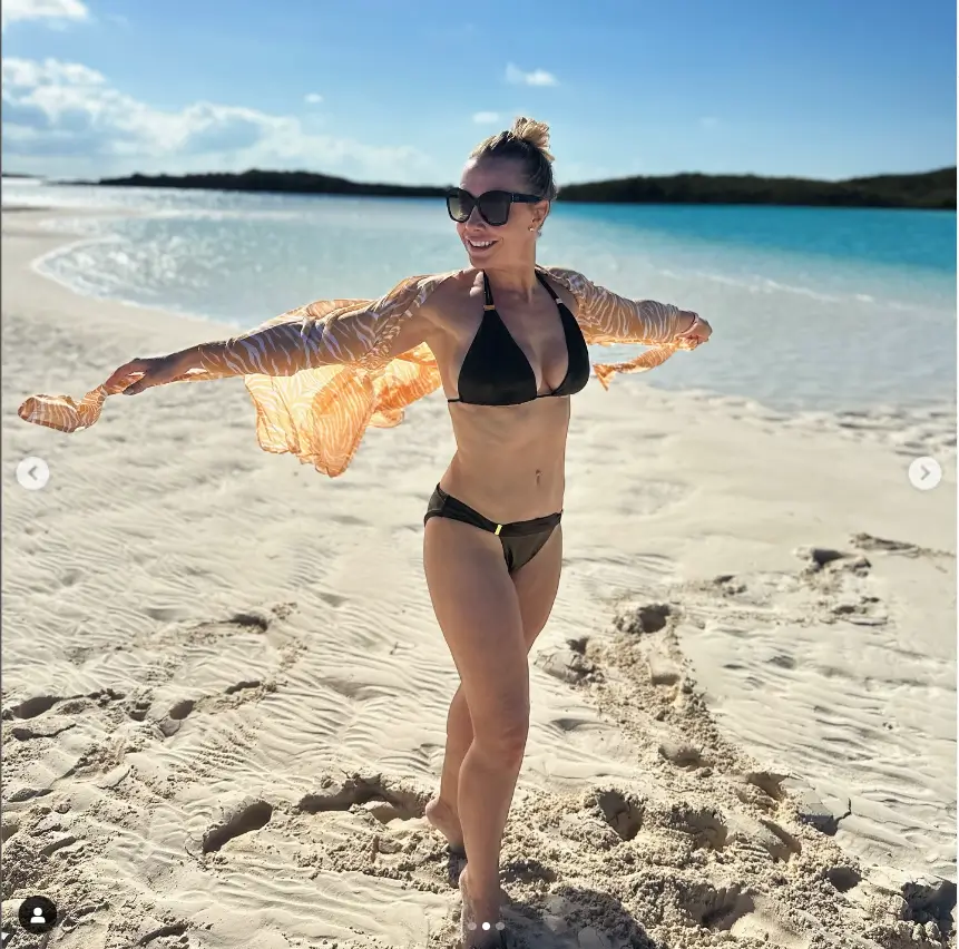 Laura Hamilton was simply stunning as she flaunted her toned figure in a tiny black bikini while capturing all the attention on Instagram during her luxurious beach vacation on Monday.