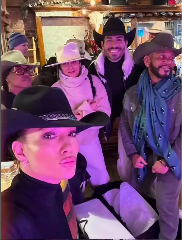 Lopez and her family, including her mother Guadalupe and sister Lynda, as well as her manager Benn Medina and a team of music producers and stylists, were all in the snowy town together.