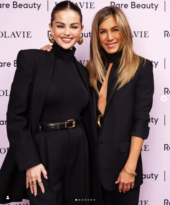 Jennifer Aniston radiated confidence and beauty at a recent event in L.A., where she attended the LolaVie and Rare Beauty celebration alongside fellow entrepreneur Selena Gomez.